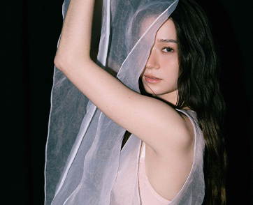 “wanna be yours (อยากให้เธอรัก)” เพลงสุดเปราะบางจาก Violette Wautier ที่สะท้อนความรู้สึกอยากถูกรักจากใครสักคน ได้ THE TOYS นั่งแท่นโปรดิวเซอร์